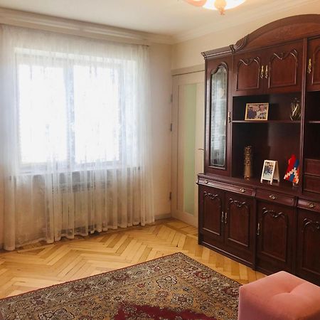 Apartment On Tigranyan 5 エレバン エクステリア 写真